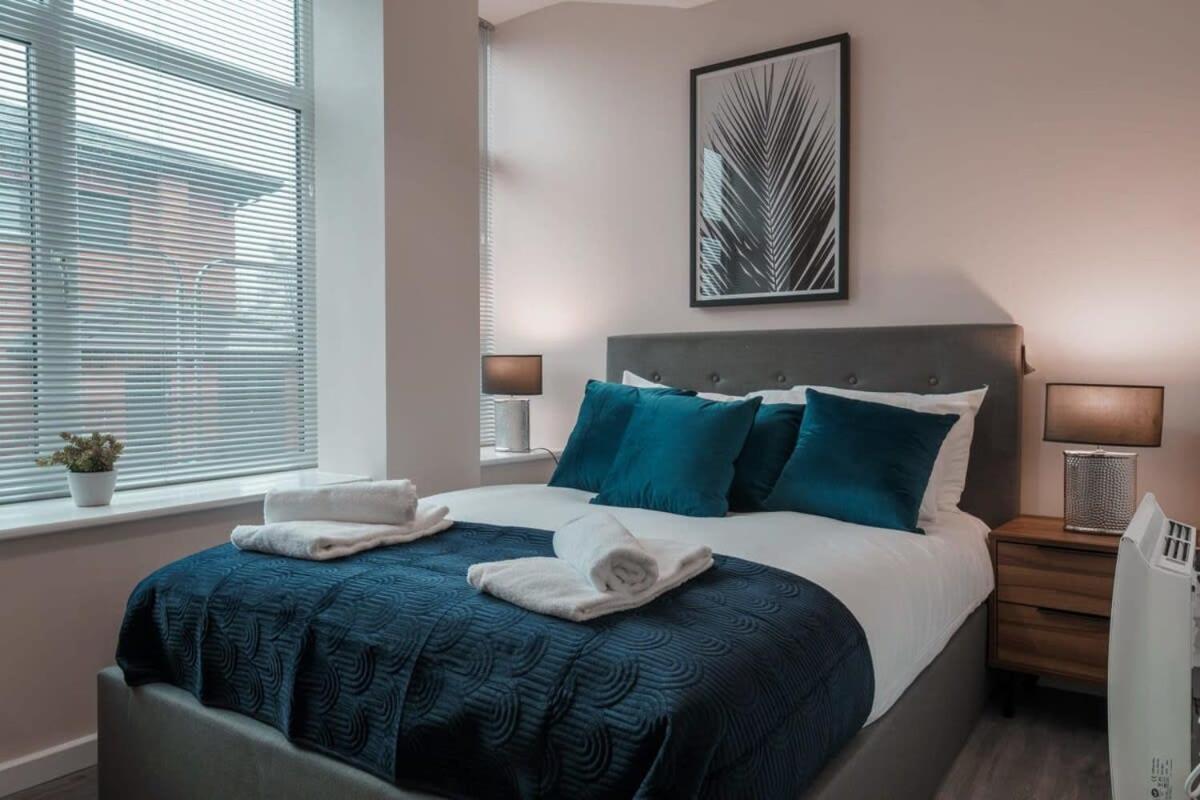 Contemporary 2 Bed Manchester Apartment - Sleeps 4 Exterior photo
